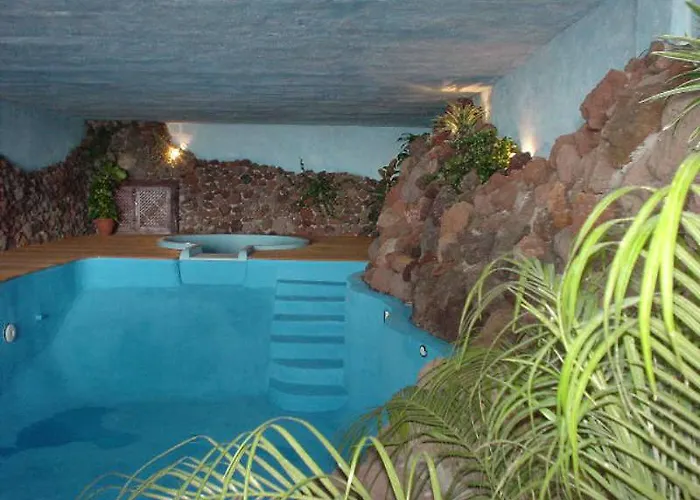 伊芬卡维斯塔博尼塔酒店 * 圣米格尔德阿沃纳